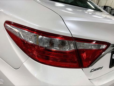 Used 2015 Toyota Camry XLE image 28