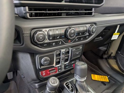 New 2025 Jeep Wrangler Unlimited Rubicon 392 AWD/4WD image 39