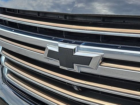 Certified 2024 Chevrolet Suburban High Country w/ Premium Package 2 AWD/4WD image 31