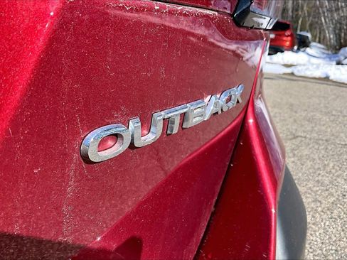 Used 2022 Subaru Outback Limited image 10
