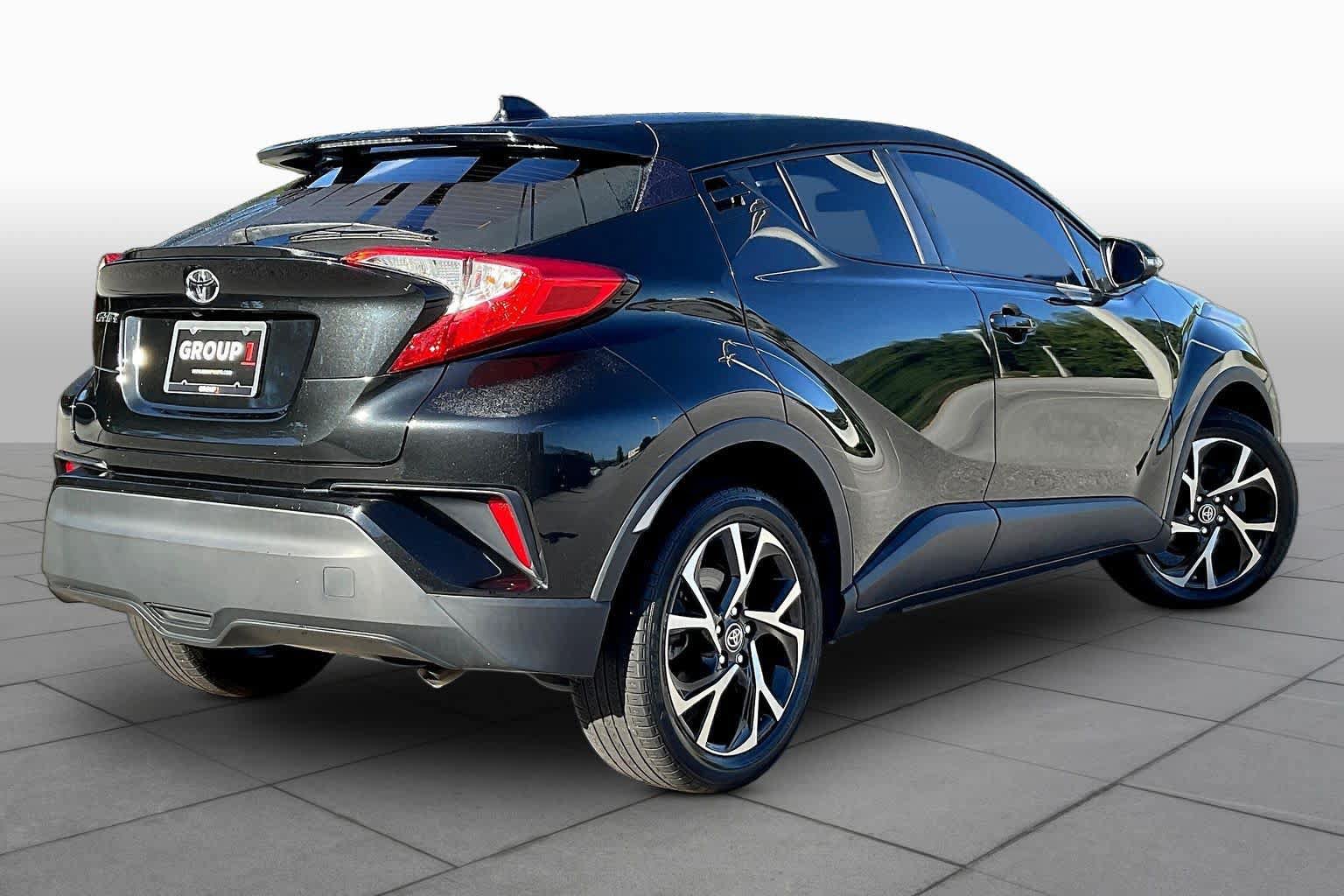 Used 2022 Toyota C-HR XLE FWD image 13