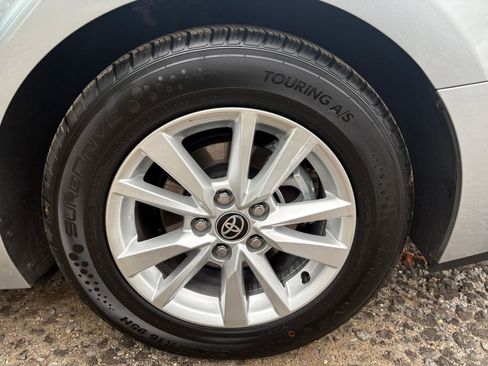 Used 2025 Toyota Camry LE image 25