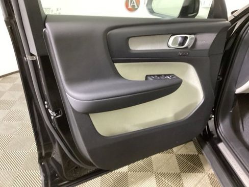 New 2025 Volvo XC40 B5 Ultra w/ Climate Package image 16