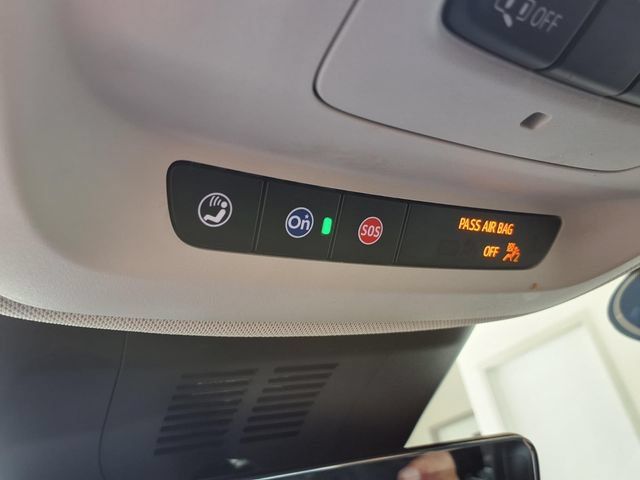 Used 2025 Buick Envision Avenir AWD/4WD image 18