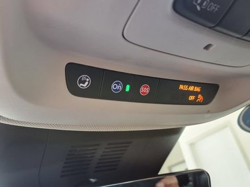 Used 2025 Buick Envision Avenir AWD/4WD image 18