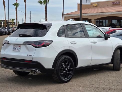 Used 2025 Honda HR-V Sport image 4