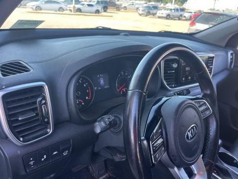 Used 2020 Kia Sportage EX image 9