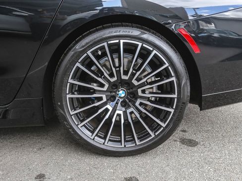 Certified 2025 BMW 740i RWD image 8