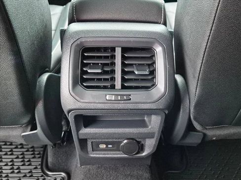 Used 2023 Volkswagen Tiguan SEL R-Line AWD/4WD image 17