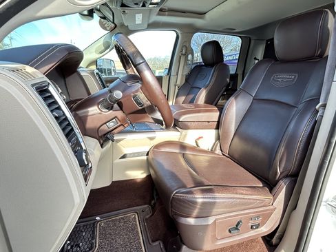 Used 2016 RAM 1500 Laramie Longhorn w/ Convenience Group image 19