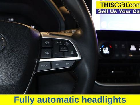 Used 2024 Toyota Grand Highlander XLE AWD/4WD image 21