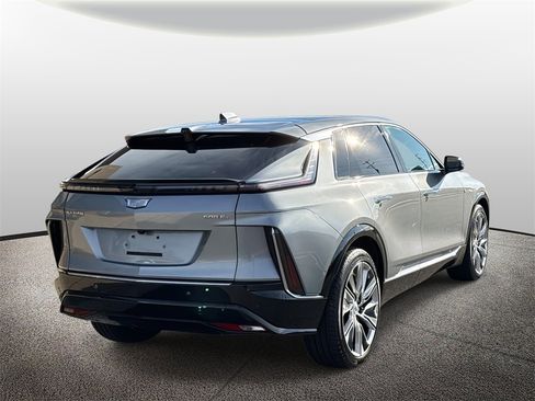 Used 2024 Cadillac Lyriq Luxury w/ LPO, Floor Liner Package image 2