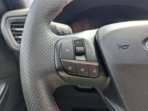Used 2025 Ford Escape ST-Line FWD image 22