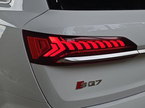 Used 2020 Audi SQ7 Prestige w/ Prestige Package AWD/4WD image 35