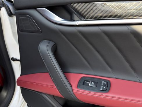 Used 2022 Maserati Ghibli Modena image 41