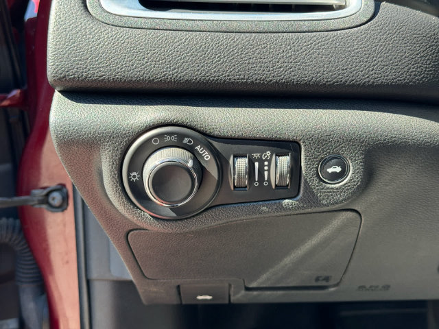 Used 2016 Chrysler 200 Limited Platinum FWD image 21