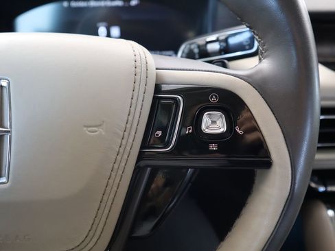 Used 2020 Lincoln Aviator Reserve w/ Equipment Group 202A image 12