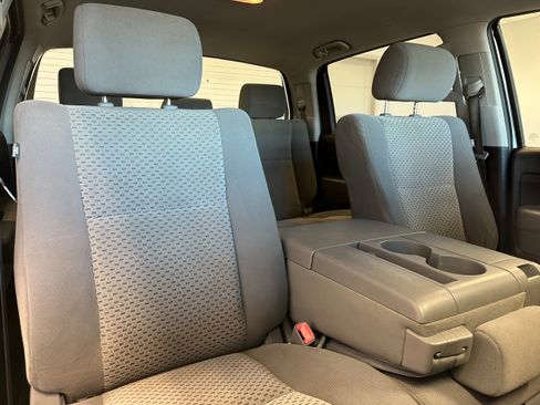 Used 2012 Toyota Tundra 4x4 CrewMax image 15