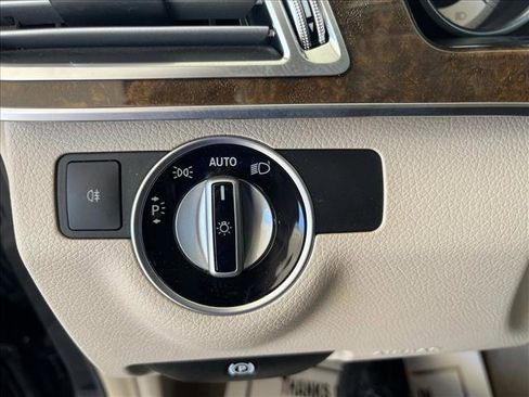 Used 2014 Mercedes-Benz E 350 Sedan image 19