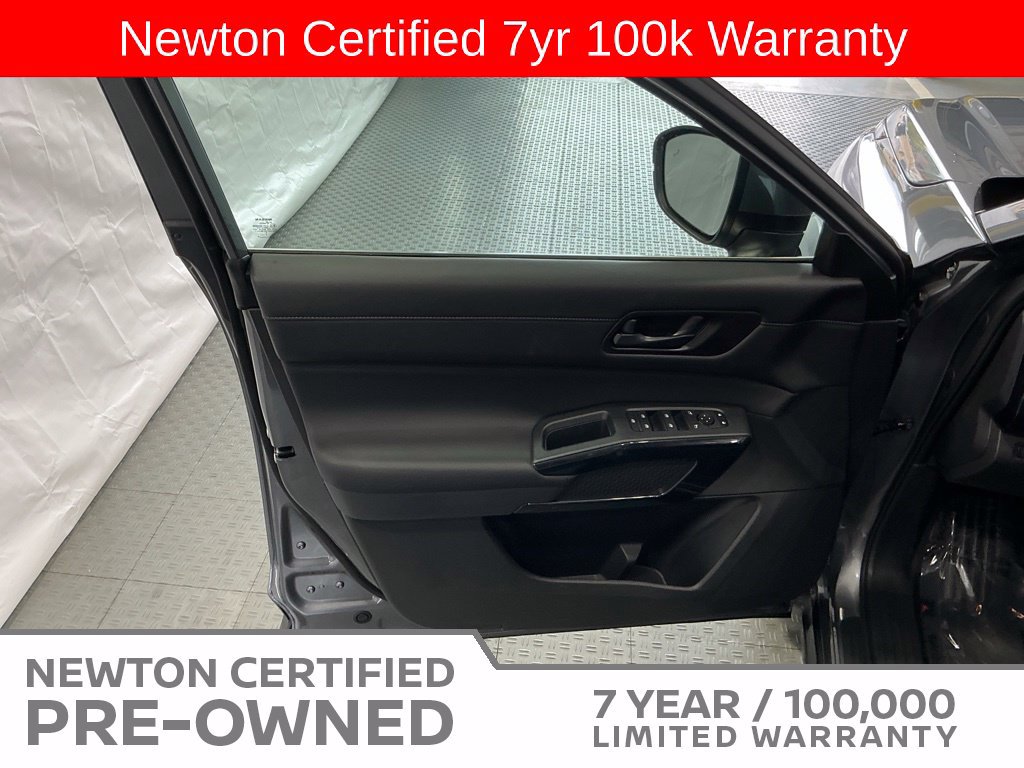 Used 2025 Nissan Pathfinder SV w/ SV Premium Package FWD image 42