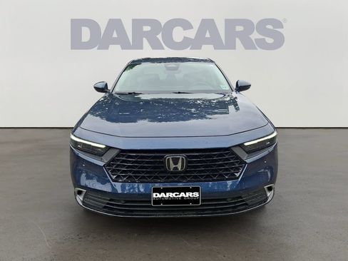 Used 2023 Honda Accord Touring image 2