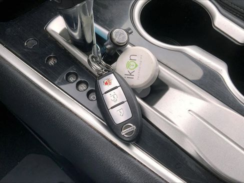 Used 2017 Nissan Pathfinder S image 13