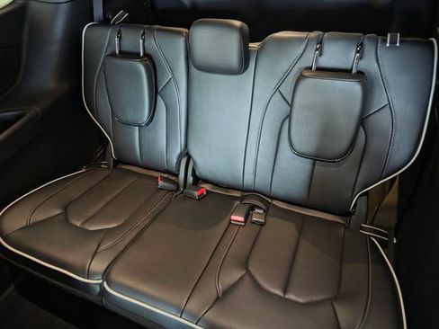 New 2027 Chrysler Pacifica Limited w/ S Appearance Package FWD image 7