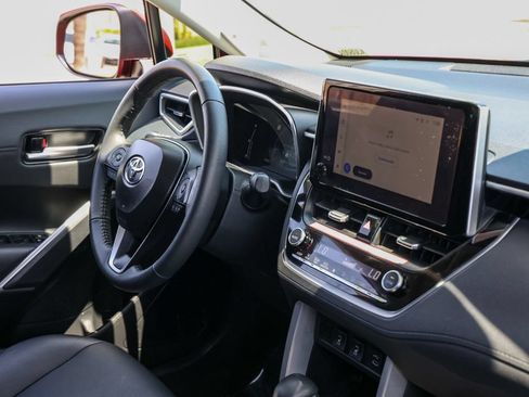 Used 2024 Toyota Corolla Cross XLE w/ Convenience Package FWD image 21