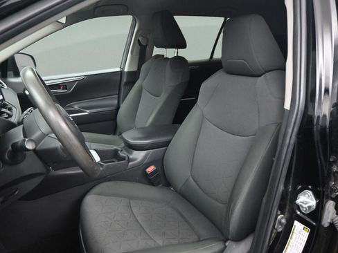 Certified 2024 Toyota RAV4 XLE FWD image 32