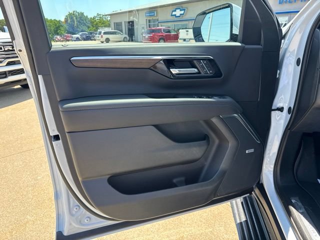 New 2026 Chevrolet Tahoe High Country AWD/4WD image 13