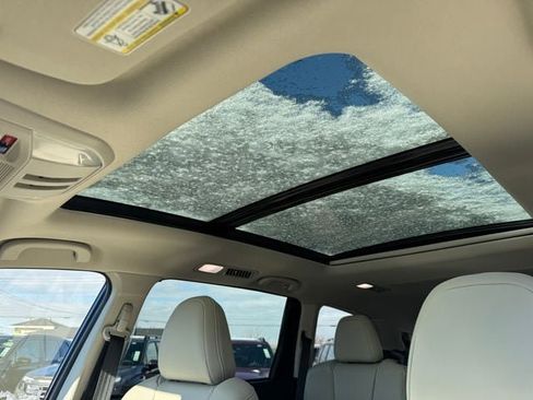 New 2026 Subaru Ascent Limited AWD/4WD image 32