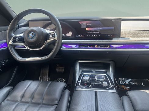 Used 2023 BMW i7 xDrive60 AWD/4WD image 7