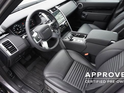 Used 2025 Land Rover Discovery S AWD/4WD image 18
