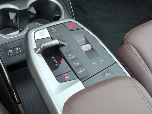 Used 2025 BMW X1 xDrive28i w/ Technology Package image 35