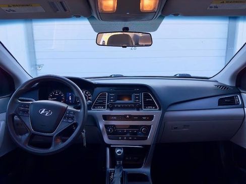 Used 2015 Hyundai Sonata SE FWD image 10