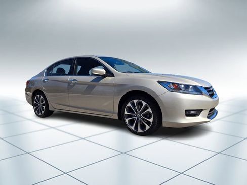 Used 2015 Honda Accord Sport image 2