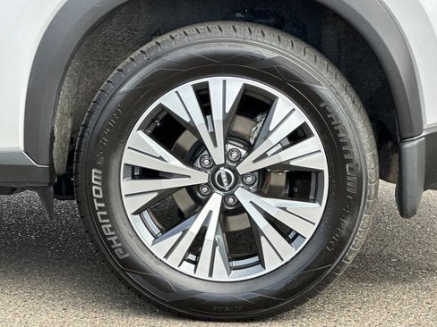 Used 2022 Nissan Rogue SV image 31