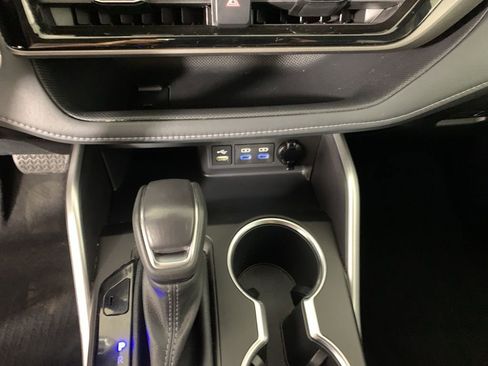 Used 2022 Toyota Highlander XLE image 26