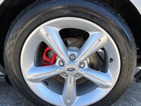 Used 2010 Ford Mustang GT Premium image 13