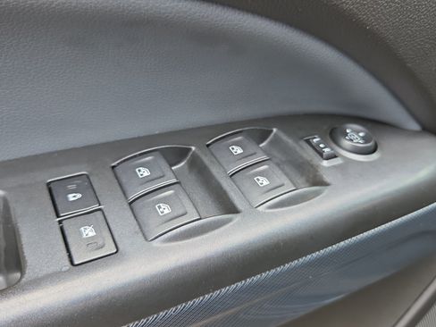 Used 2018 Chevrolet Colorado Z71 w/ Centennial Edition RWD image 17