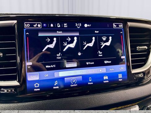Used 2023 Chrysler Pacifica Touring-L FWD image 15