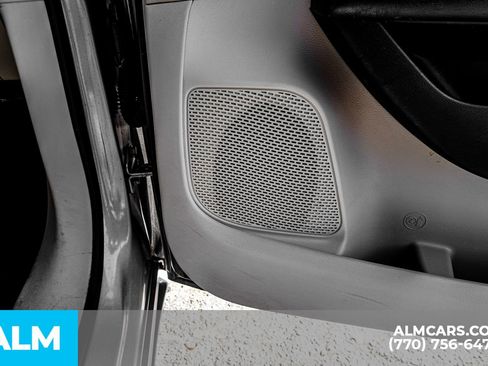 Used 2019 Chrysler Pacifica Touring-L image 51