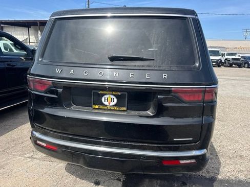 Used 2024 Jeep Wagoneer L Series II w/ Flexible Seating Group AWD/4WD image 6