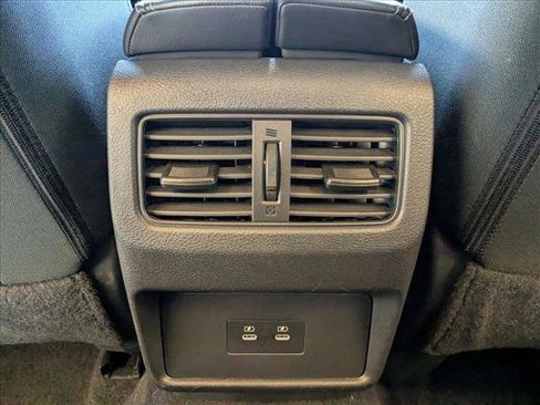 Used 2025 Nissan Rogue SV image 16