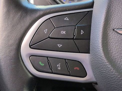 Used 2022 Chrysler 300 Touring image 25