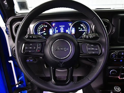 Used 2023 Jeep Wrangler Unlimited image 17