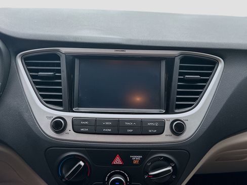 Used 2022 Hyundai Accent SEL FWD image 8