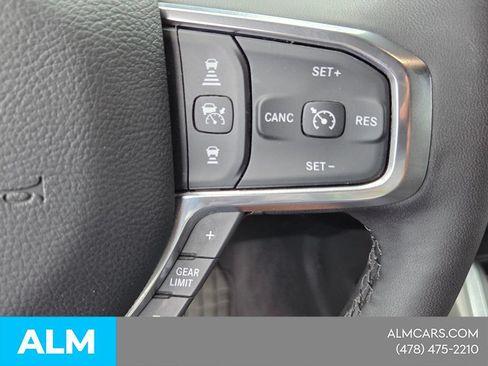 Used 2025 RAM 3500 Laramie AWD/4WD image 28