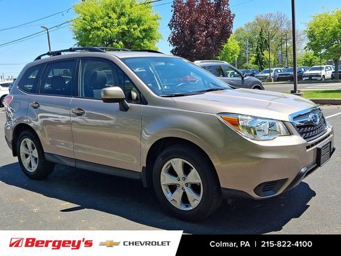 Used 2015 Subaru Forester 2.5i Premium AWD/4WD image 3