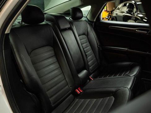 Used 2015 Ford Fusion SE w/ Equipment Group 502A image 11